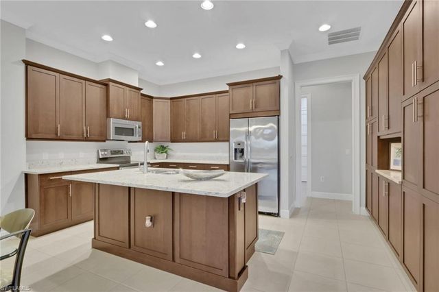 6809 Bequia WAY, Naples, FL 34113