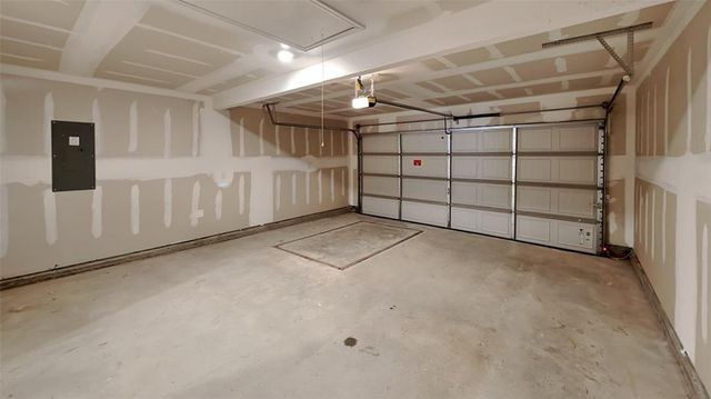 4000 Dutch Lane, Mustang, OK 73064