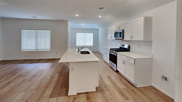 4000 Dutch Lane, Mustang, OK 73064