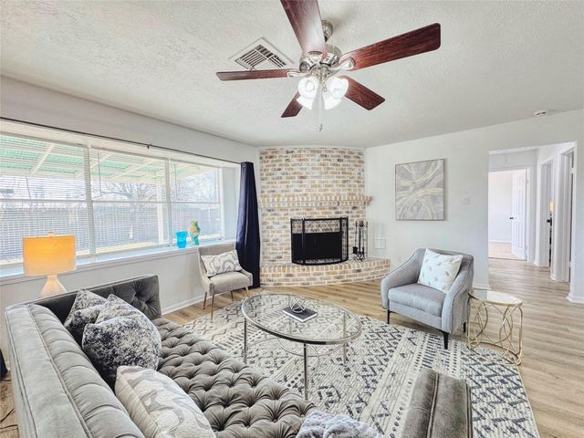 3739 Moonlite Drive, Pasadena, TX 77505