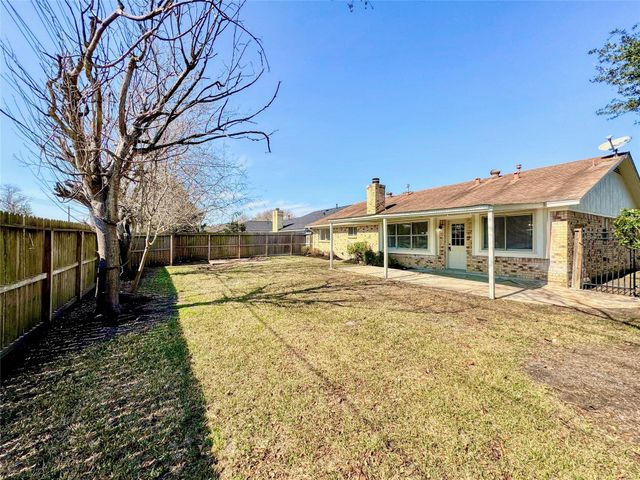 3739 Moonlite Drive, Pasadena, TX 77505