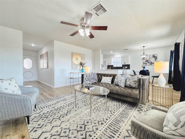 3739 Moonlite Drive, Pasadena, TX 77505