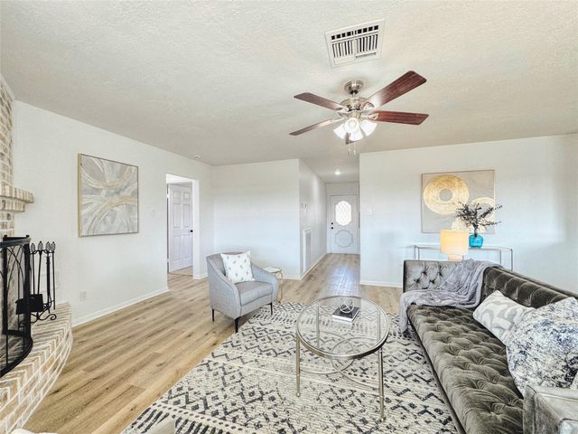 3739 Moonlite Drive, Pasadena, TX 77505