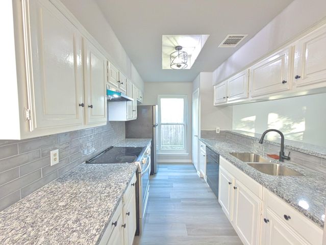 1618 Live Oak Hollow Street, Pearland, TX 77581