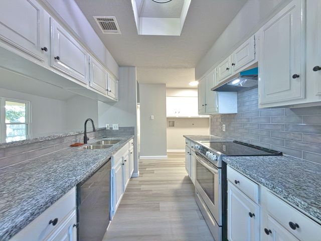 1618 Live Oak Hollow Street, Pearland, TX 77581