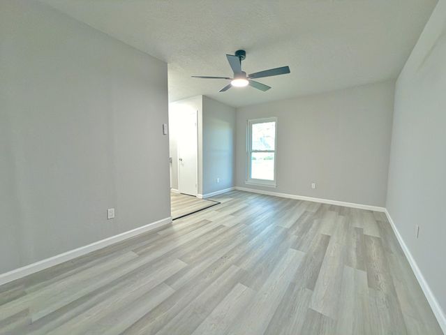 1618 Live Oak Hollow Street, Pearland, TX 77581