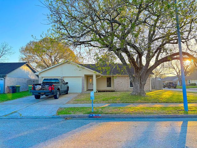 1618 Live Oak Hollow Street, Pearland, TX 77581