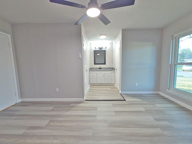 1618 Live Oak Hollow Street, Pearland, TX 77581