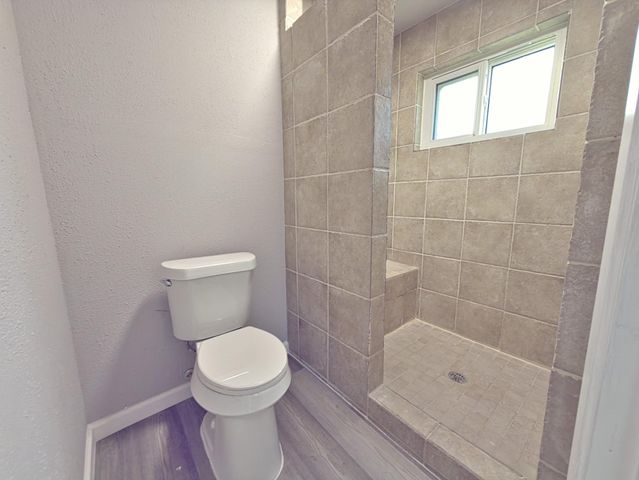 1618 Live Oak Hollow Street, Pearland, TX 77581