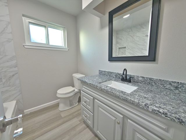 1618 Live Oak Hollow Street, Pearland, TX 77581