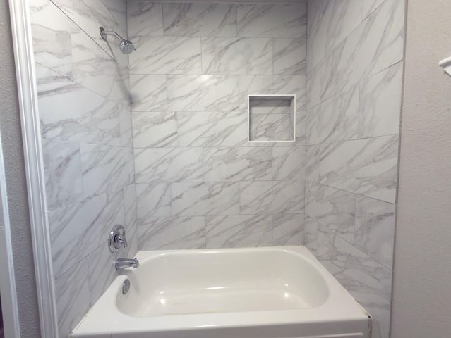 1618 Live Oak Hollow Street, Pearland, TX 77581