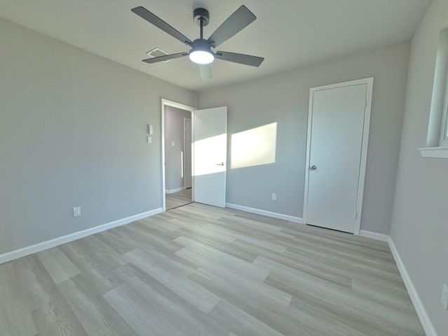 1618 Live Oak Hollow Street, Pearland, TX 77581