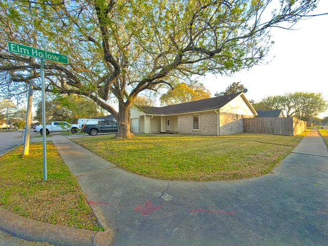 1618 Live Oak Hollow Street, Pearland, TX 77581