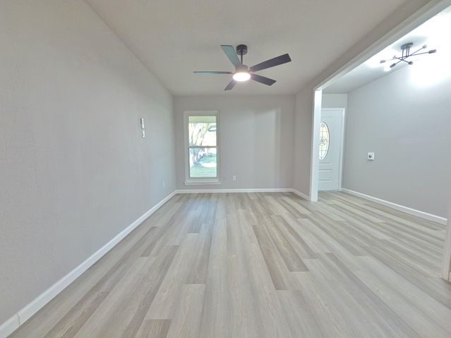 1618 Live Oak Hollow Street, Pearland, TX 77581