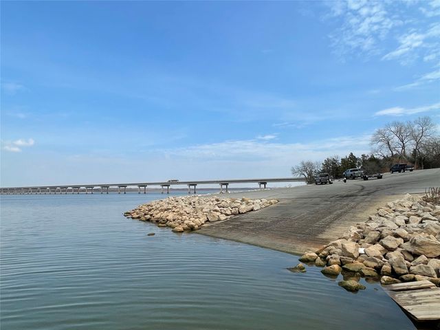 1036 Bewley Road, Whitesboro, TX 76273