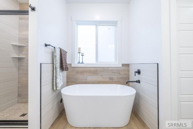 314 Poppy St, Sugar City, ID 83442