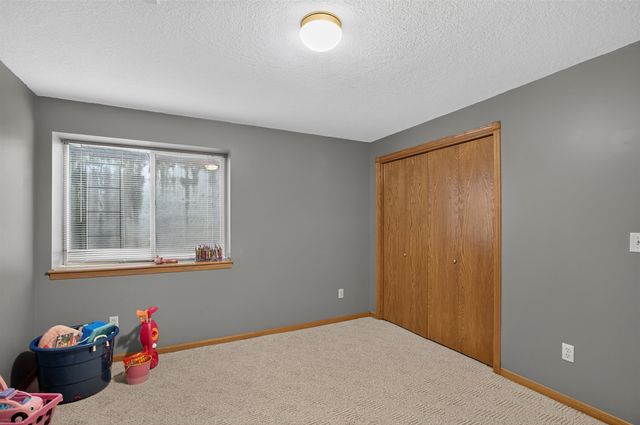 12621 E Edgewood Drive, Wichita, KS 67206