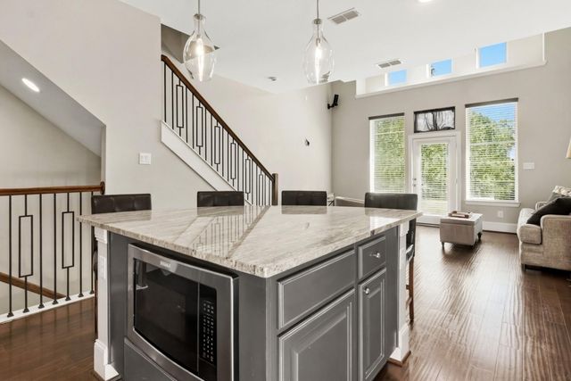 419 T C Jester Boulevard, Houston, TX 77007