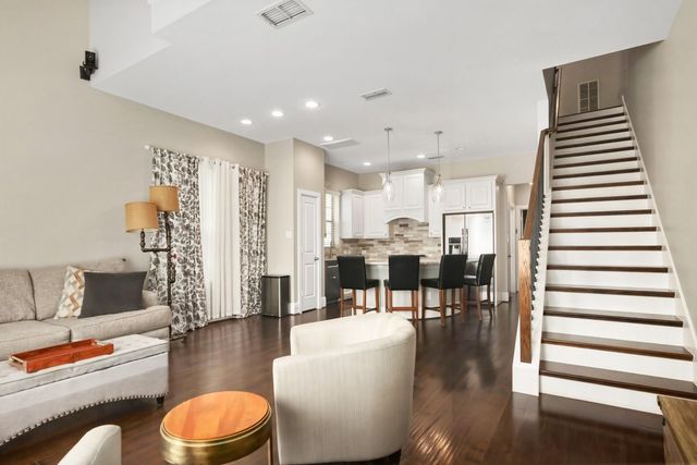 419 T C Jester Boulevard, Houston, TX 77007