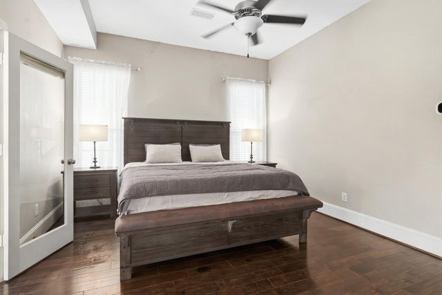 419 T C Jester Boulevard, Houston, TX 77007