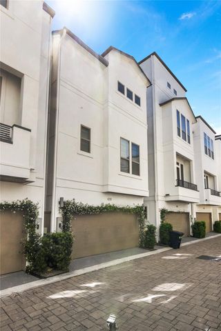 419 T C Jester Boulevard, Houston, TX 77007