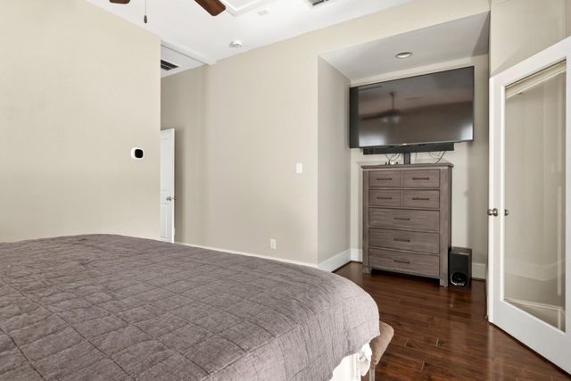 419 T C Jester Boulevard, Houston, TX 77007