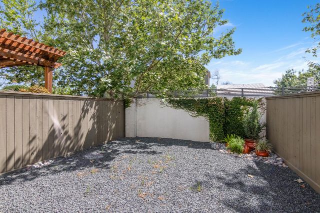 419 T C Jester Boulevard, Houston, TX 77007