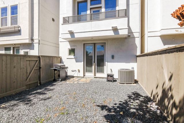 419 T C Jester Boulevard, Houston, TX 77007