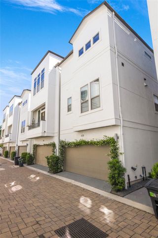 419 T C Jester Boulevard, Houston, TX 77007