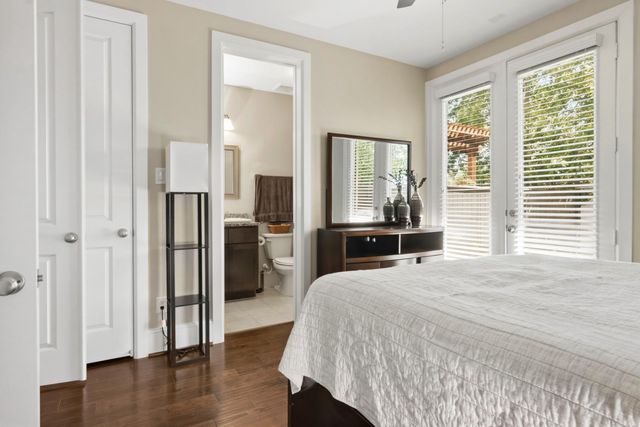 419 T C Jester Boulevard, Houston, TX 77007