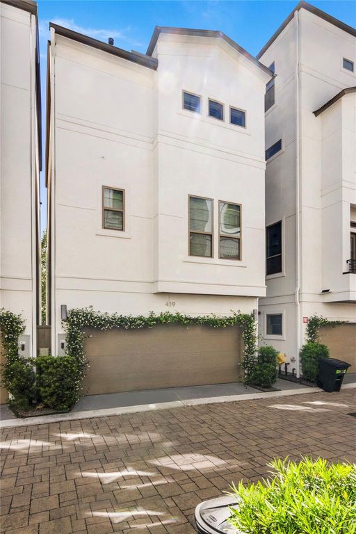 419 T C Jester Boulevard, Houston, TX 77007