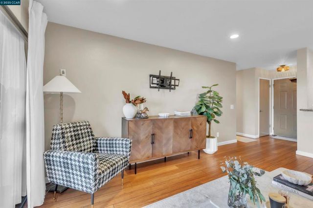 29583 Vanderbilt Street 310, Hayward, CA 94544