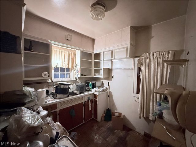 33 Henry Street, Bedford, OH 44146