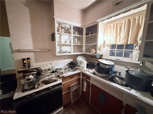 33 Henry Street, Bedford, OH 44146