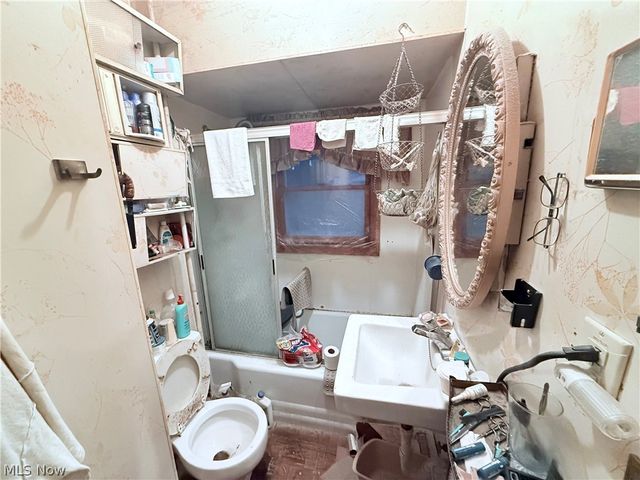 33 Henry Street, Bedford, OH 44146