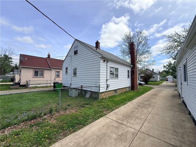 33 Henry Street, Bedford, OH 44146