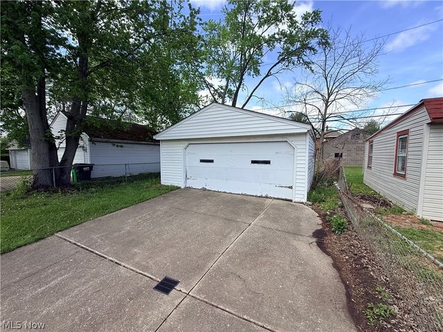 33 Henry Street, Bedford, OH 44146