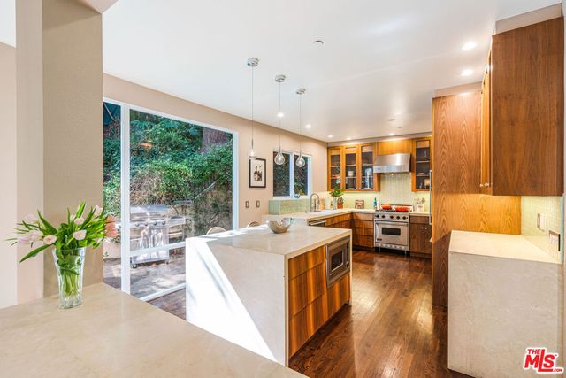 2423 Horse Shoe Canyon Road, Los Angeles, CA 90046