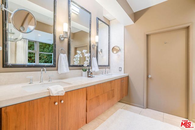 2423 Horse Shoe Canyon Road, Los Angeles, CA 90046