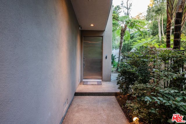 2423 Horse Shoe Canyon Road, Los Angeles, CA 90046