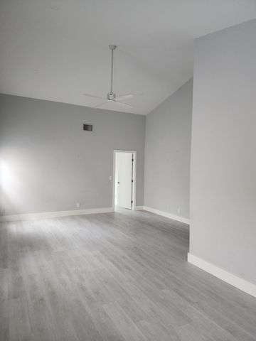 8933 SE Hobe Ridge Avenue, Hobe Sound, FL 33455