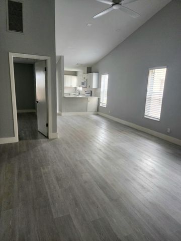 8933 SE Hobe Ridge Avenue, Hobe Sound, FL 33455