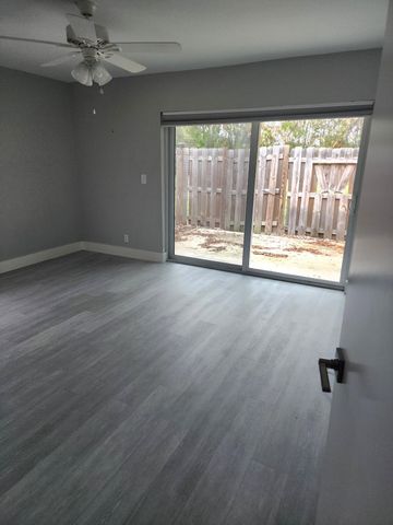 8933 SE Hobe Ridge Avenue, Hobe Sound, FL 33455