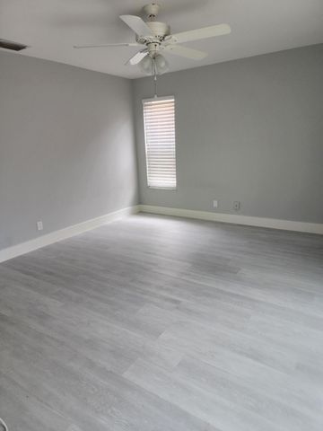 8933 SE Hobe Ridge Avenue, Hobe Sound, FL 33455