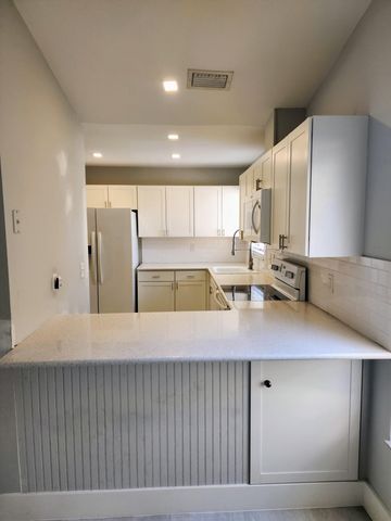 8933 SE Hobe Ridge Avenue, Hobe Sound, FL 33455