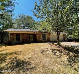 637 Chelsea Drive, Jackson, MS 39212
