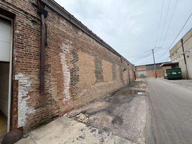 822 W Exchange Avenue, Chicago, IL 60609