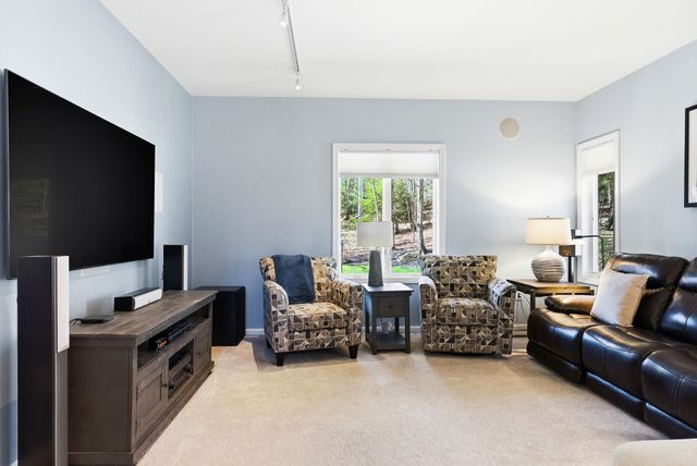 541 Bedford Road, New Boston, NH 03070