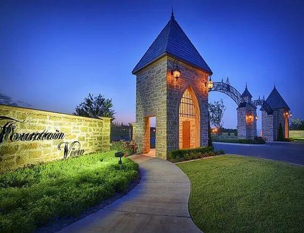 4500 Fountain View Drive, Norman, OK 73072