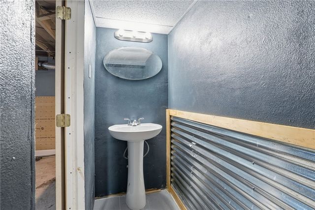 1922 Trimble Ave, Mckeesport, PA 15133